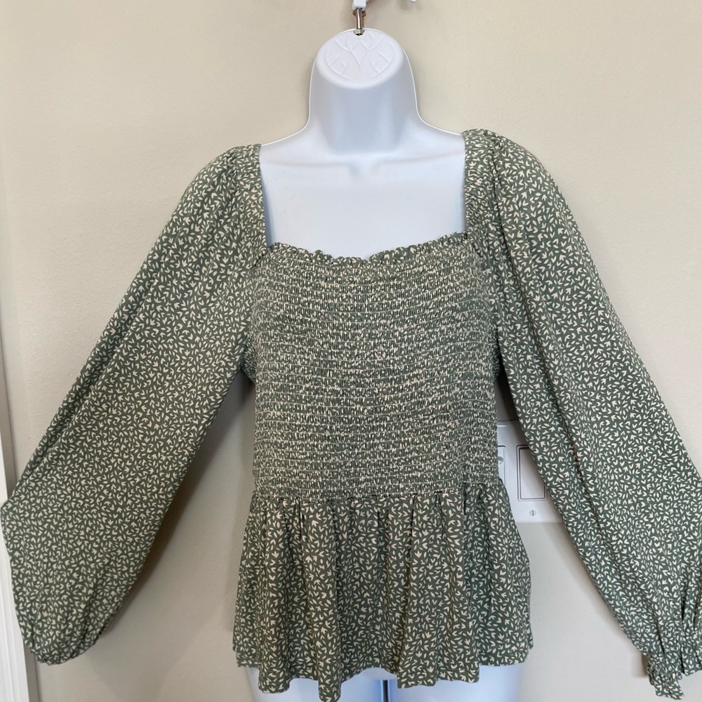 NWT Sz L Olive Green Floral Print Peasant Top